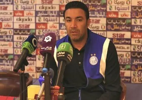 لباس نکونام هم تغییر کرد؛سرمربی استقلال با لباس سفید آمد، اما مشکی پوشید!+ عکس