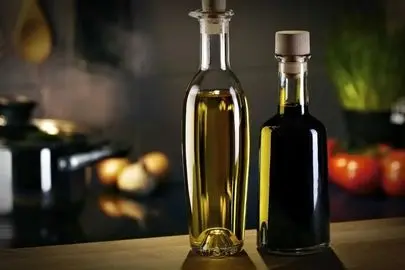 نگهداری روغن نباتی در بطری شفاف یا مات؟
