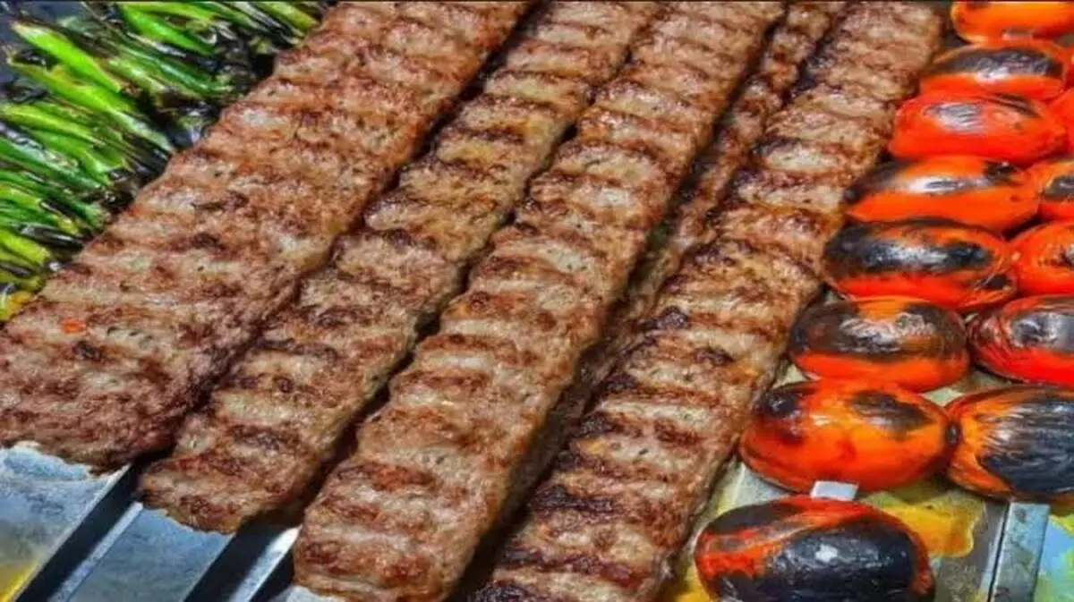 کباب داغ در گذر تاریخ | بساط کباب‌پزها در خیابان‌های تهرانِ قاجاری