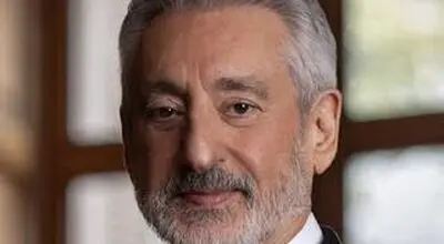 کنسرت اِبی در استانبول با یک حرکت سیاسی حاشیه‌ساز شد + فیلم