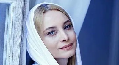 استایل بنفش و تابستانی مریم کاویانی جلب توجه کرد