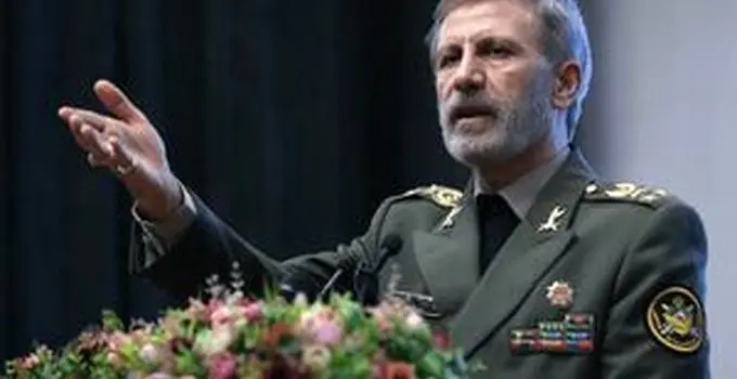 سرلشگر حاتمی: تا آخرین قطره خون از عزت و شرف ایران پاسداری می کنیم