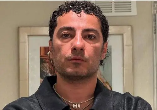 نوید محمدزاده کامنت اینستاگرامش را بست/عکس