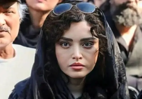 تصویری جالب از بهنوش طباطبایی در حرم امام رضا (ع)+ عکس
