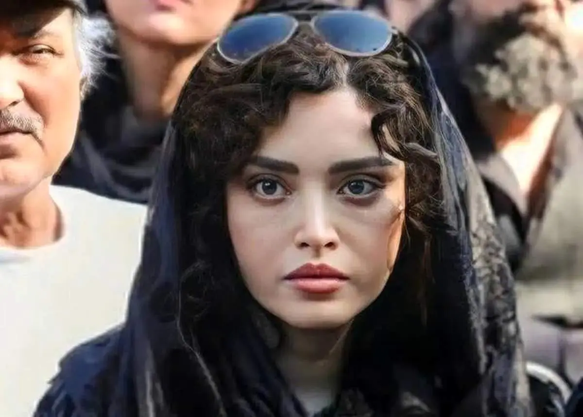 استایل خاص بهنوش طباطبایی مقابل آینه + عکس