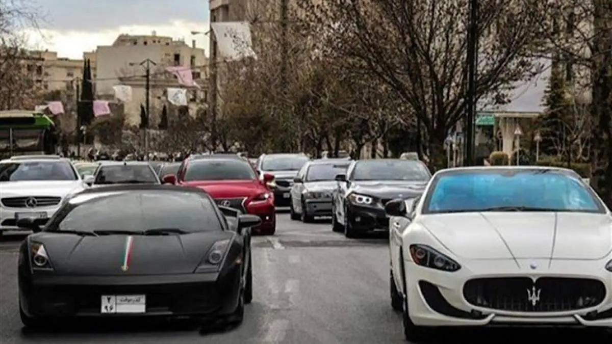 مصوبه واردات خودروهای لوکس با تعرفه ۱۹۰ درصد ابلاغ شد
