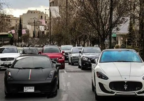 مصوبه واردات خودروهای لوکس با تعرفه ۱۹۰ درصد ابلاغ شد