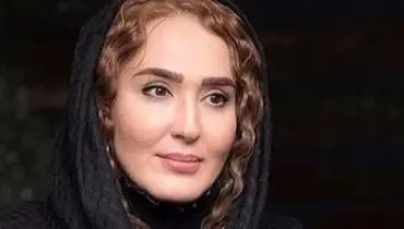 نگاهی به چیدمان عزای زهره فکور صبور با شمع و گل و قاب عکس در خانه پدری‌اش + بیوگرافی و علت خودکشی