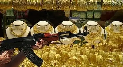 لحظه اعجاب انگیز سرقت مسلحانه از یک طلافروشی در تهران + فیلم