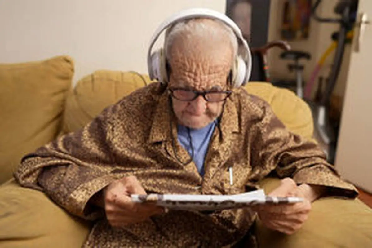 ویدئو خوش‌انرژی از بازیگر ۸۷ ساله سینمای ایران