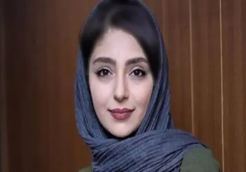 عکس‌های آتلیه‌ای هستی مهدوی‌فر با لباس گلدار