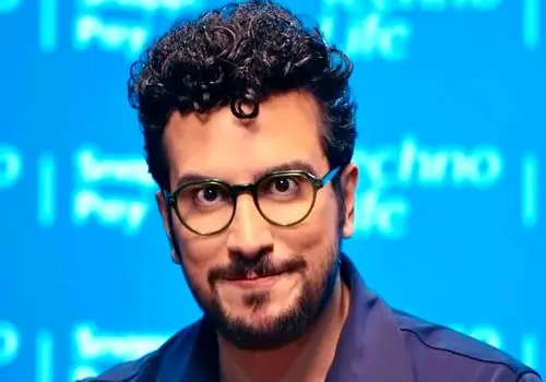 مهرداد صدیقیان به سوگ پدرش نشست