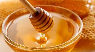 عسل؛ درمانی طبیعی برای التیام زخم‌ها و بازسازی پوست + فیلم
