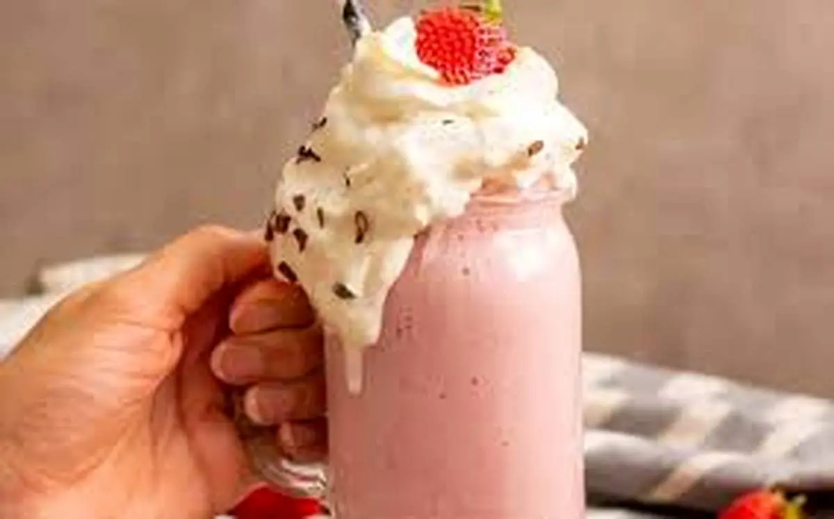 طرز تهیه آیس پک توت فرنگی خوشمزه و خنک
