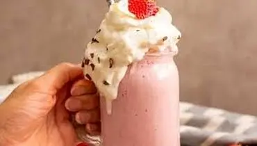 طرز تهیه آیس پک توت فرنگی خوشمزه و خنک
