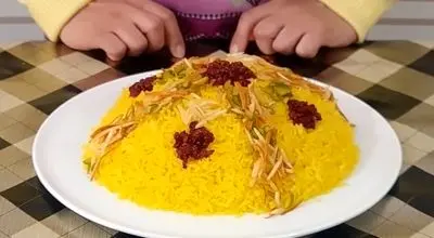 شکرپلوی شیرازی؛ عطرِ طلایی زعفران در شب یلدا
