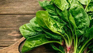 اسفناج خام یا پخته؛ کدام سالم‌تر است؟

