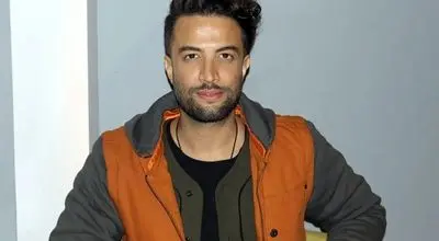 خواننده مشهور پاپ؛ دوست دارم جاروکش حرم امام رضا باشم!+ ویدئو