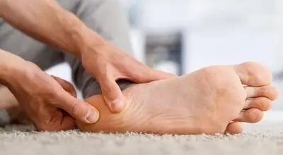 درد پا چگونه می‌تواند زنگ خطر سکته قلبی باشد؟