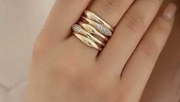 طرز انگشتر دست کردن شما چه چیزی از شخصیت شما لو می‌دهد؟
