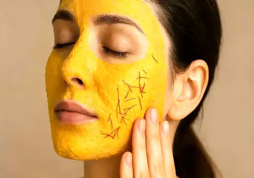 طلای سرخ در خدمت زیبایی؛ ماسک‌های خانگی با اثر فوری / ۵ ماسک خانگی با زعفران برای درخشندگی و سلامت پوست

