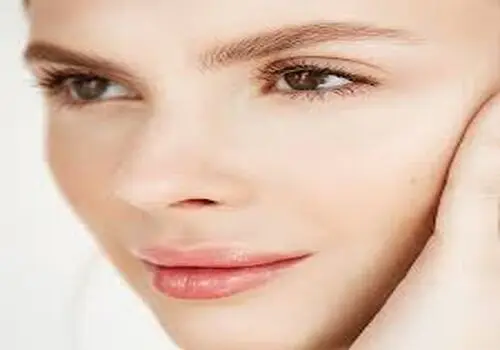 ۶ راهکار برای محافظت از پوست در برابر تغییرات آب و هوایی، استرس، آلودگی هوا
