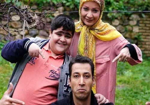 حمله زنبورها بازیگر سرشناس را به این روز انداخت! +عکس