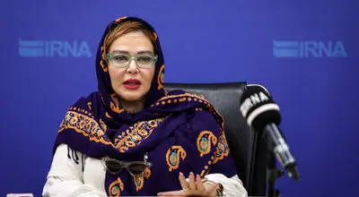 بهاره رهنما: خودشیفتگی باعث می‌شود کتاب نخوانیم/ از شعرهایی که سروده‌ام بی‌خبرم
