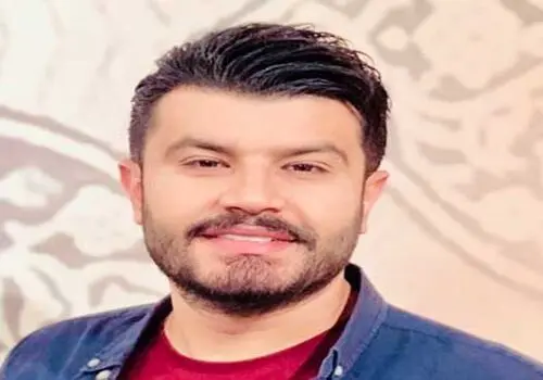 سلفی عجیب مجری شبکه ۳ در آسانسور