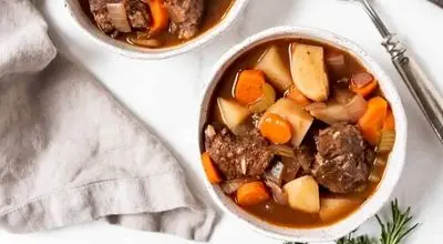 تاس کباب کلاسیک با عطر و طعمی بی نظیر برای سفره سحر + روش تهیه
