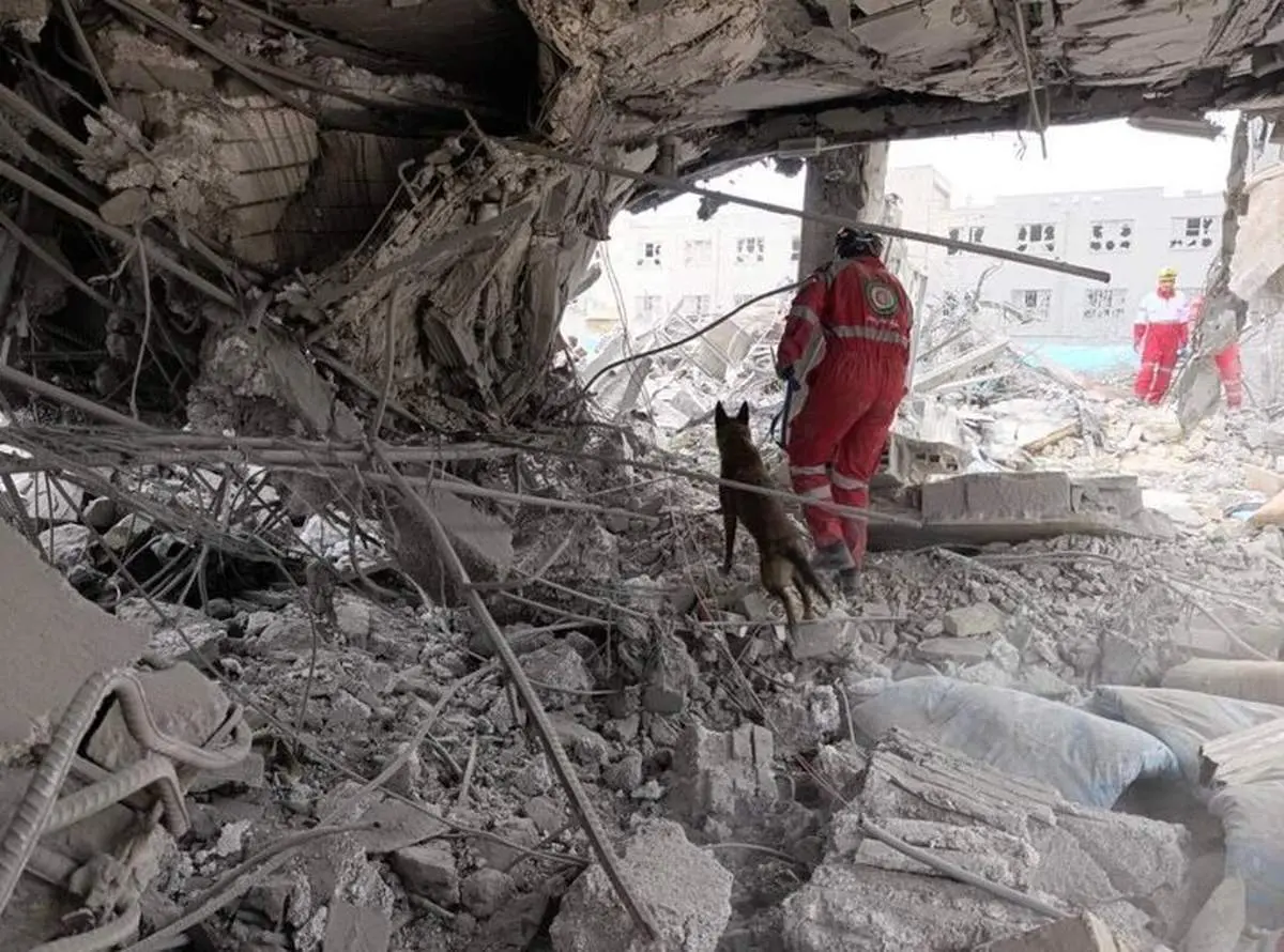 رئیس جمعیت هلال‌احمر از نجات ۸۰۰ مصدوم زنده در این شهر خبر داد

