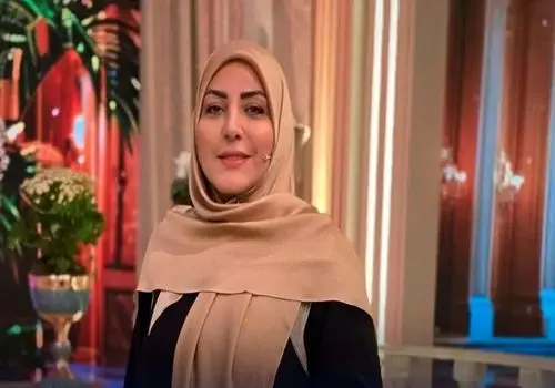 المیرا شریفی مقدم با مجری‌های دهه ۶۰/عکس