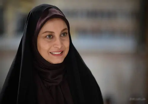 ژست‌های جنجالی بازیگر سریال «او یک فرشته بود» در دبی!