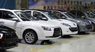 نرخ ارز و تعرفه‌های گمرکی؛ عوامل اصلی افزایش قیمت خودرو در سال ۱۴۰۴