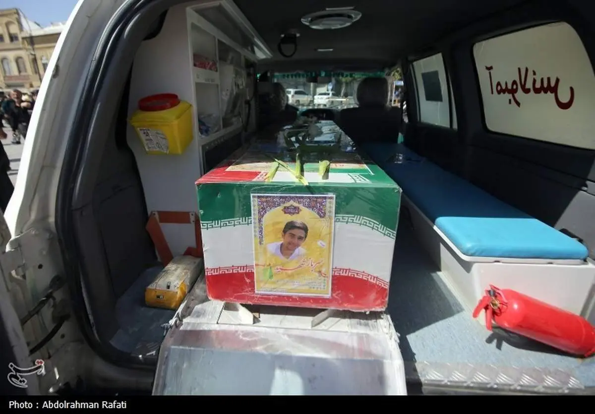 مراسم تشییع پیکر سرباز وظیفه شهید عباس حیدری در همدان