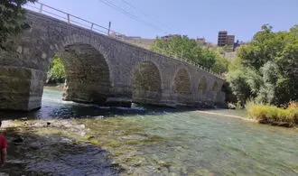 پل هوره هفت دهانه سنگی بر روی زاینده رود + تصاویر
