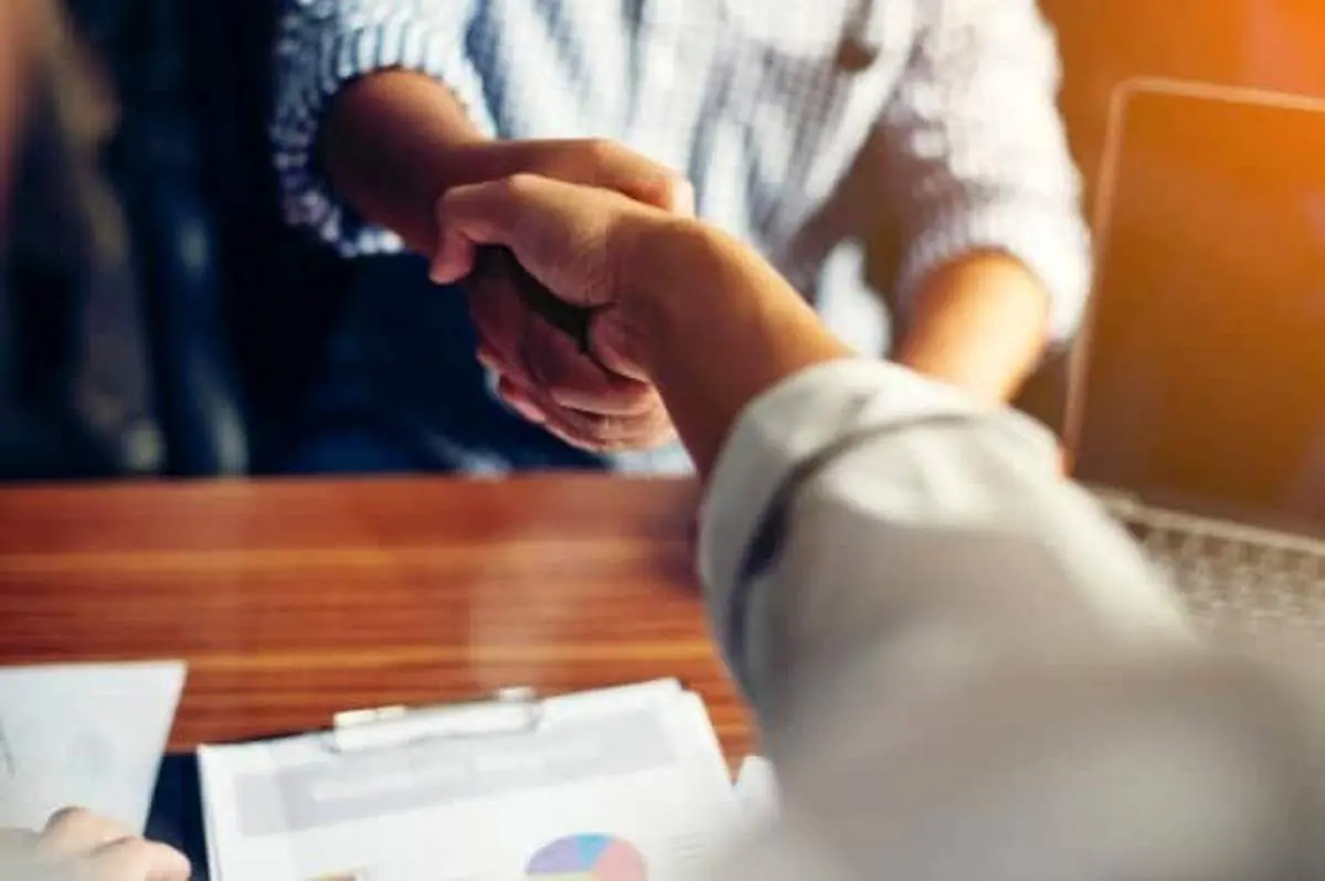 شخصیتشناسی بر اساس نوع دست دادن و حرکات دست