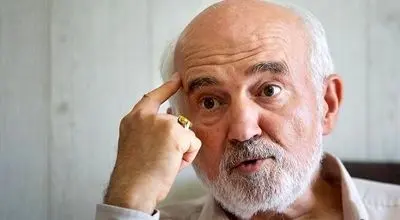احمد توکلی زنده است
