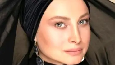 خانم بازیگر لباسش را با ماشین ست کرد