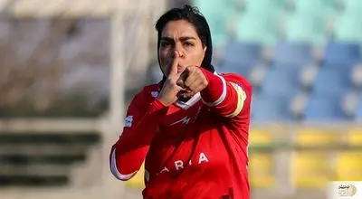 کاپیتان هم از پناهندگی در استرالیا انصراف داد
