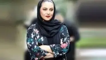 استایل آبی‌رنگ شبنم مقدمی در نشست کتابش