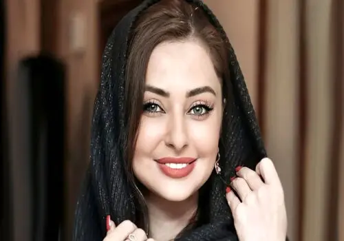 استایل اسپرت نفیسه روشن با عینک آفتابی