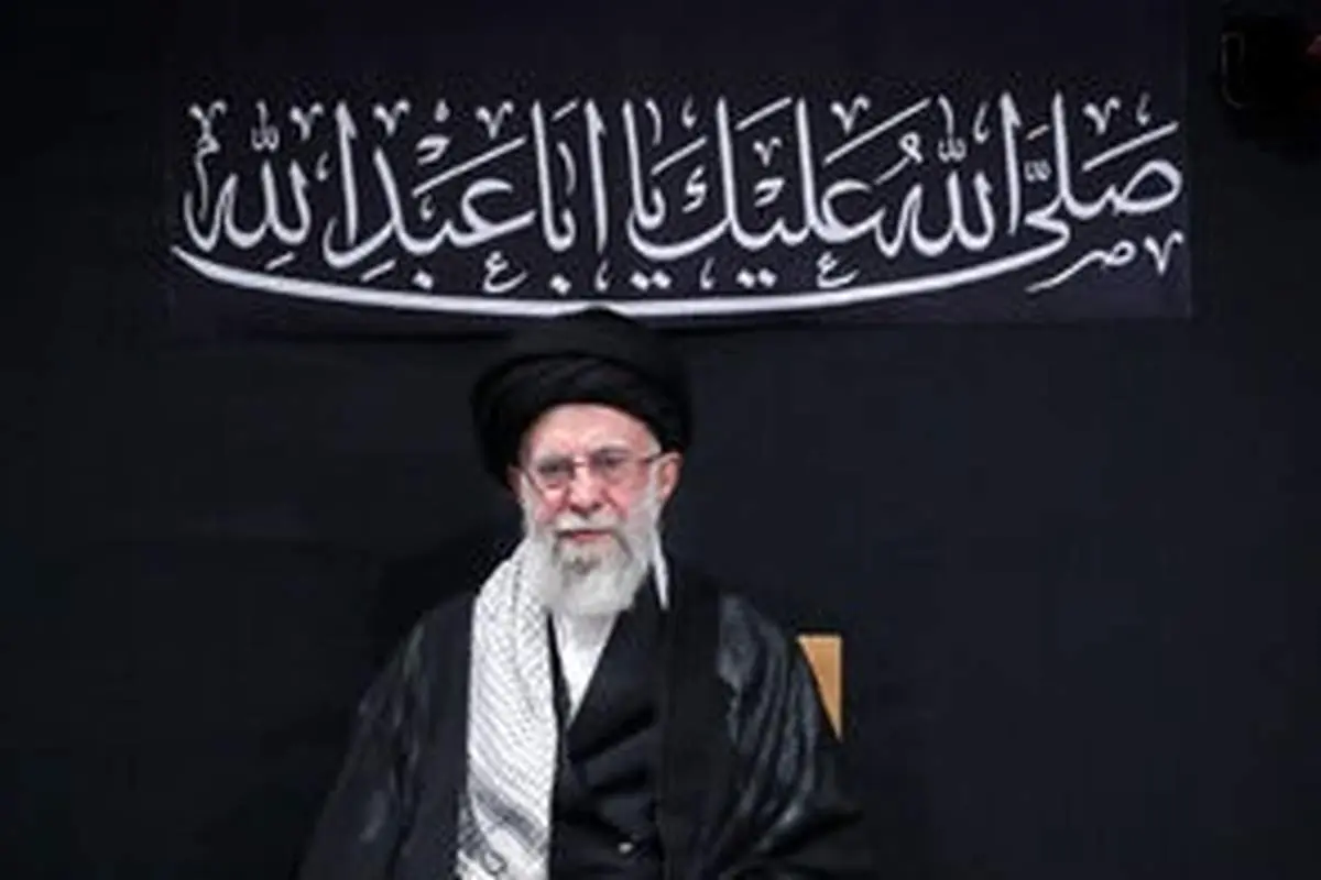 عکس معنادار سید علی خمینی با رهبر انقلاب