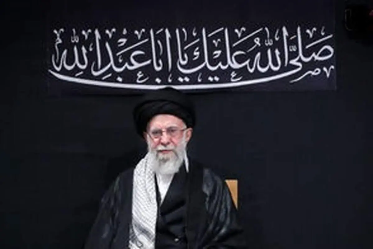 عکس معنادار سید علی خمینی با رهبر انقلاب
