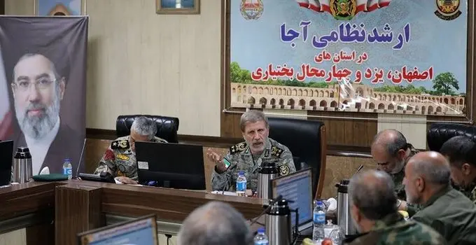 هشدار سرلشکر حاتمی: با ارتش‌های سران کفر در حال نبرد هستیم