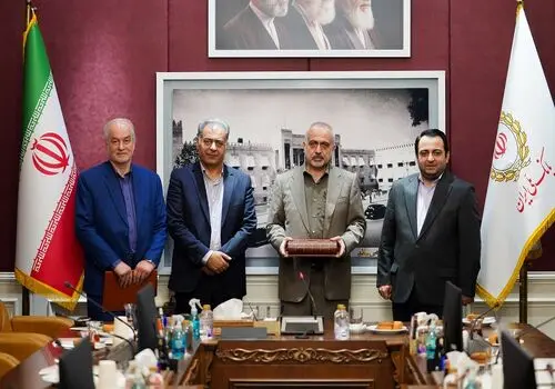 با حضور معاون اول رئیس‌جمهور انجام شد؛ افتتاح واحد بزرگ ریسندگی در قم با سرمایه گذاری بانک ملی ایران