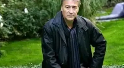 عکس یادگاری بهروز وثوقی با ناصر حجازی در جوانی