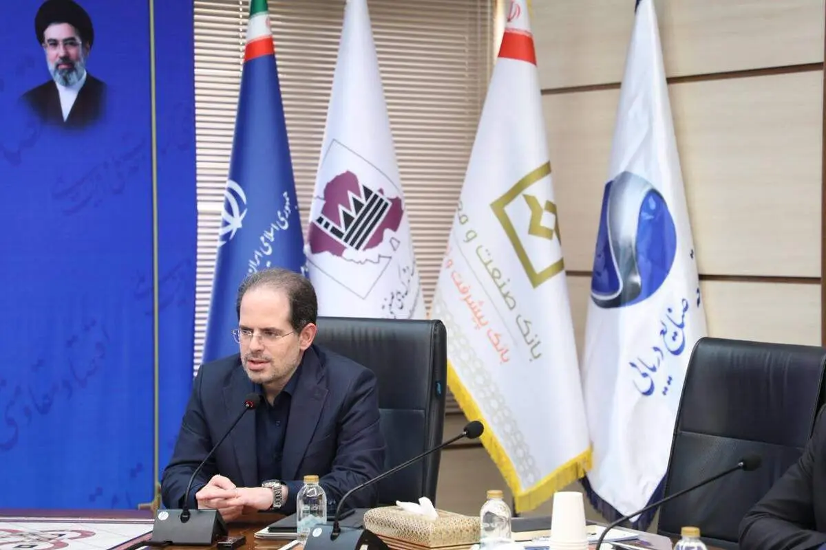معاون وزیر صمت: بانک صنعت و معدن، ستون اصلی تأمین مالی صنایع کوچک و شهرک‌های صنعتی است