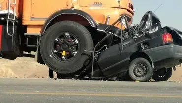 تصادف شدید کامیون با سواری پراید با ۵ فوتی و مجروح+عکس