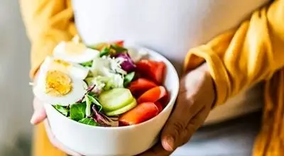 خانم‌های باردار نیازی به غذای دو نفره ندارند
